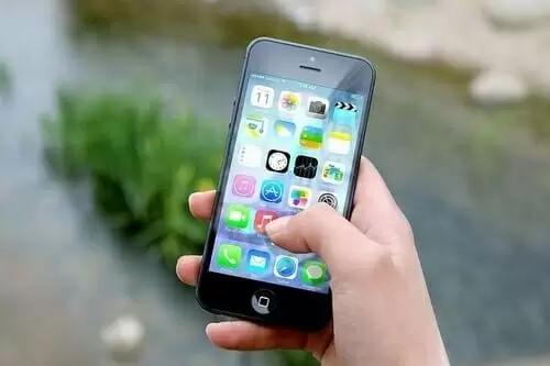 smartphones-charge-small-business